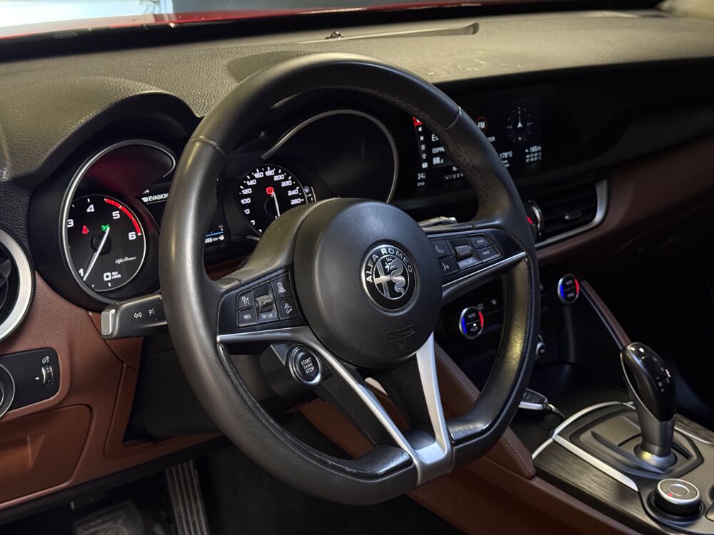 Stelvio 2.2 D 190CH EXECUTIVE Q4 BVA CAMERA DE RECUL/ DISTRIBUTION F 2018 occasion 78125 Gazeran