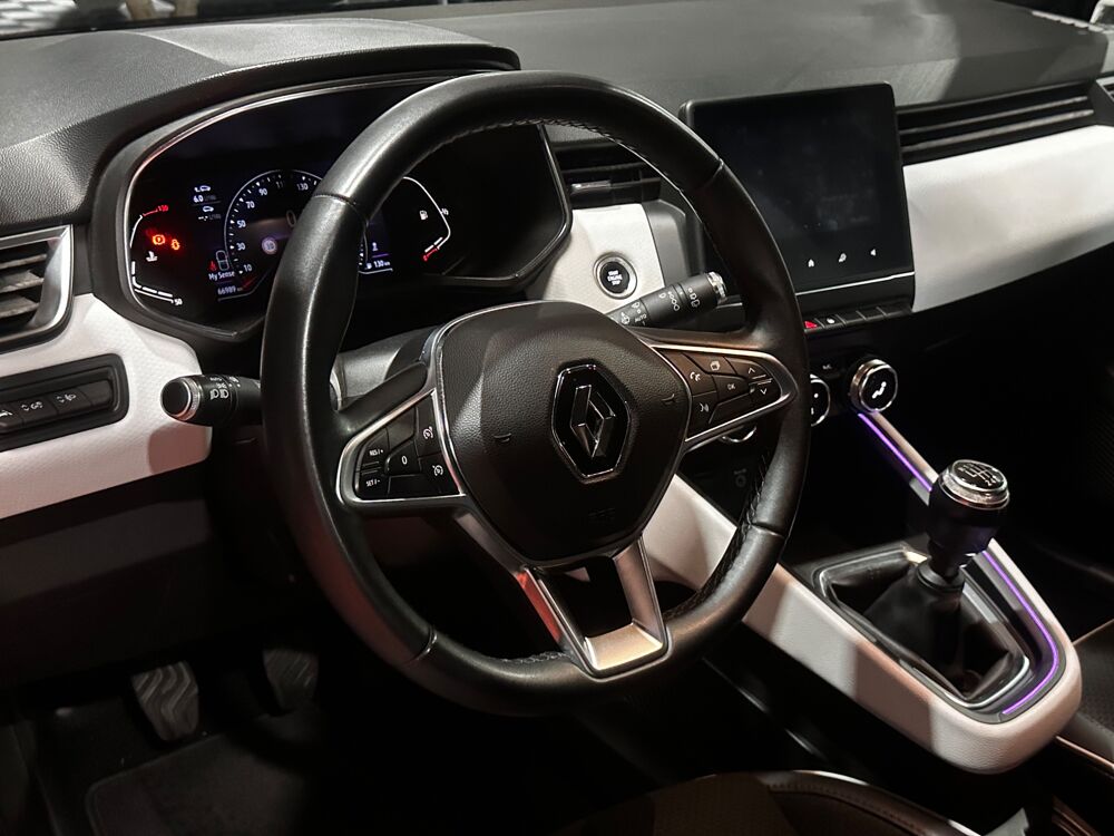 Clio 1.0 TCE 90 INTENS / CARPLAY / RADARS AR / SEMI-CUIR / PHARES 2021 occasion 29000 Quimper