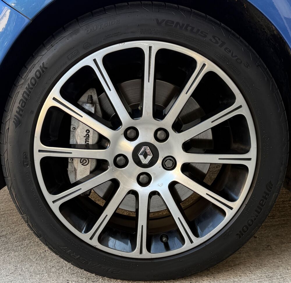 Clio III (2) 2.0 16V 203 RS GORDINI + 1ere MAIN FR + FUTUR COLLEC 2011 occasion 54000 Nancy