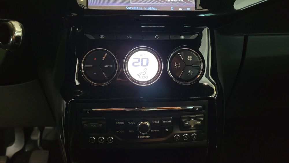 DS3 1.6 HDI 90ch AIRDREAM SOCHIC + SIEGES CHAUFFANTS 2014 occasion 21850 Saint-Apollinaire