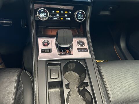 F-PACE 2.0 P400E 404H 300 PHEV 19.2KWH R-DYNAMIC SE AWD BVA 2023 occasion 83600 Fr&eacute;jus