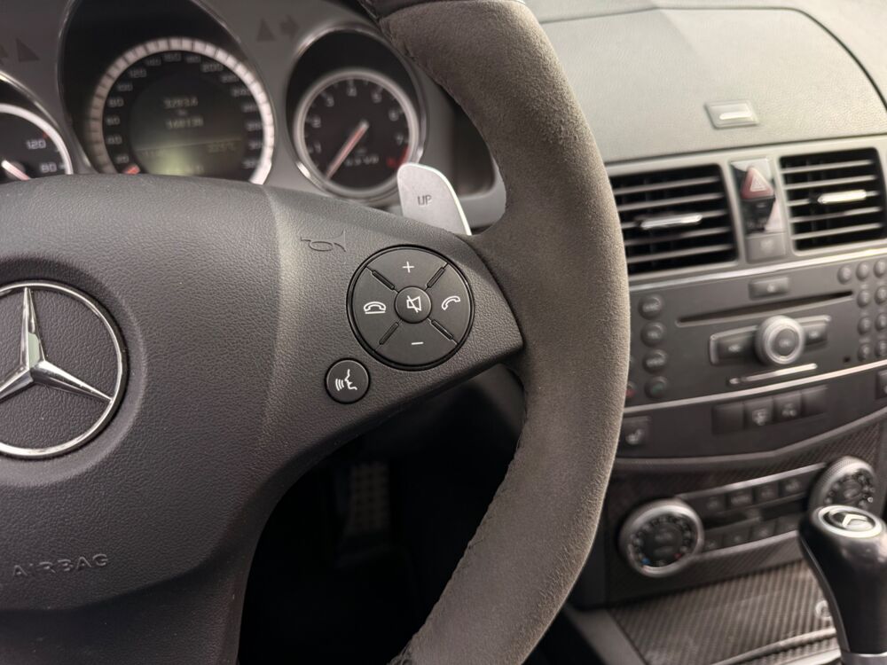 Classe C C63 AMG W204 457ch - Pack Performance - Carbone - Toit ouvra 2009 occasion 44220 Cou&euml;ron