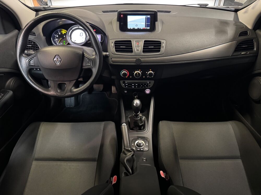 M&eacute;gane ESTATE 1.5 DCI 110ch BUSINESS REGULATEUR DE VITESSE/ TOM TO 2012 occasion 78125 Gazeran