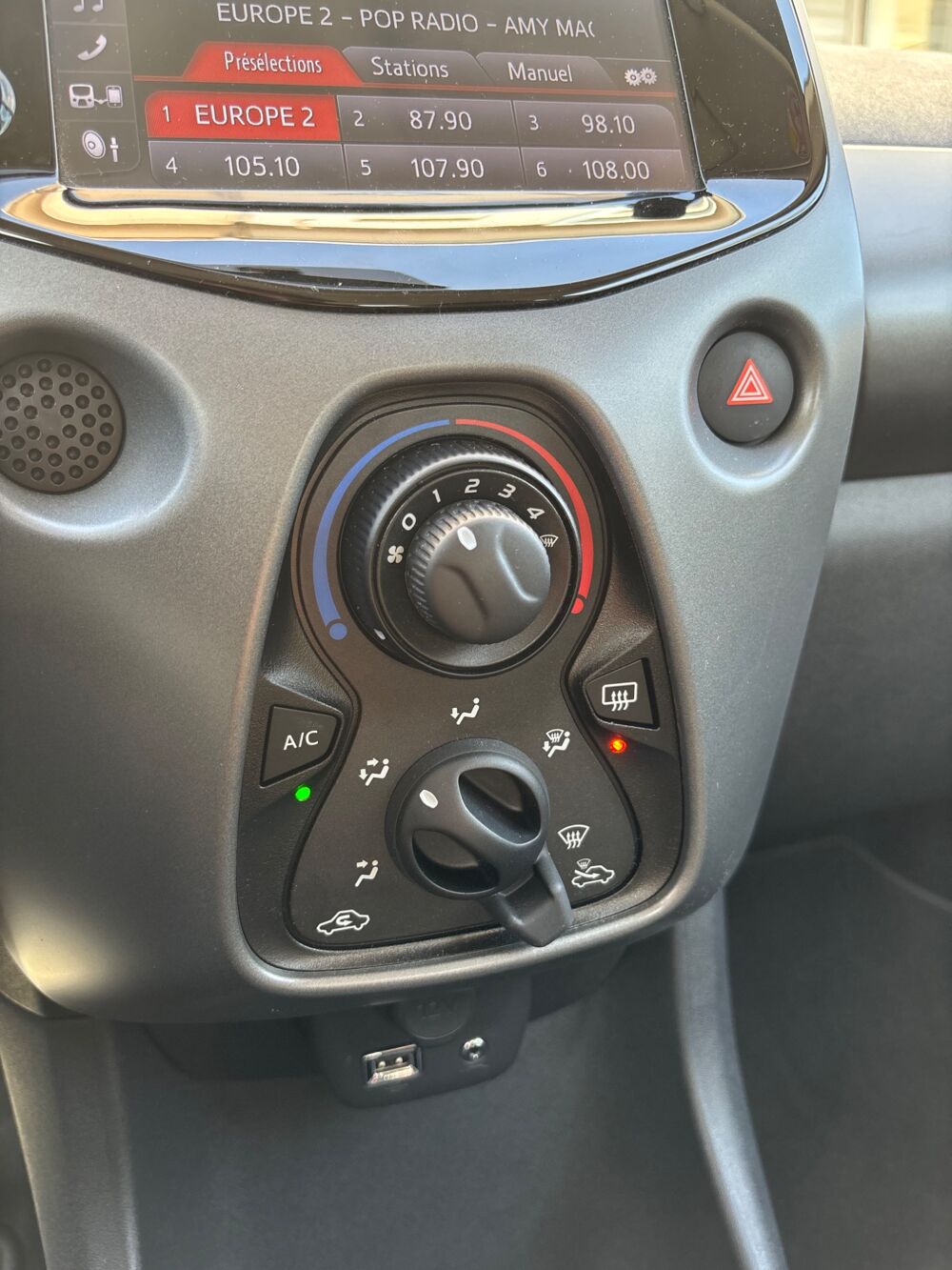 Aygo 1.0 VVTI 72CH X-PLAY X-SHIFT BVA - 1ERE MAIN - SUIVI COMPLET 2021 occasion 57600 Forbach