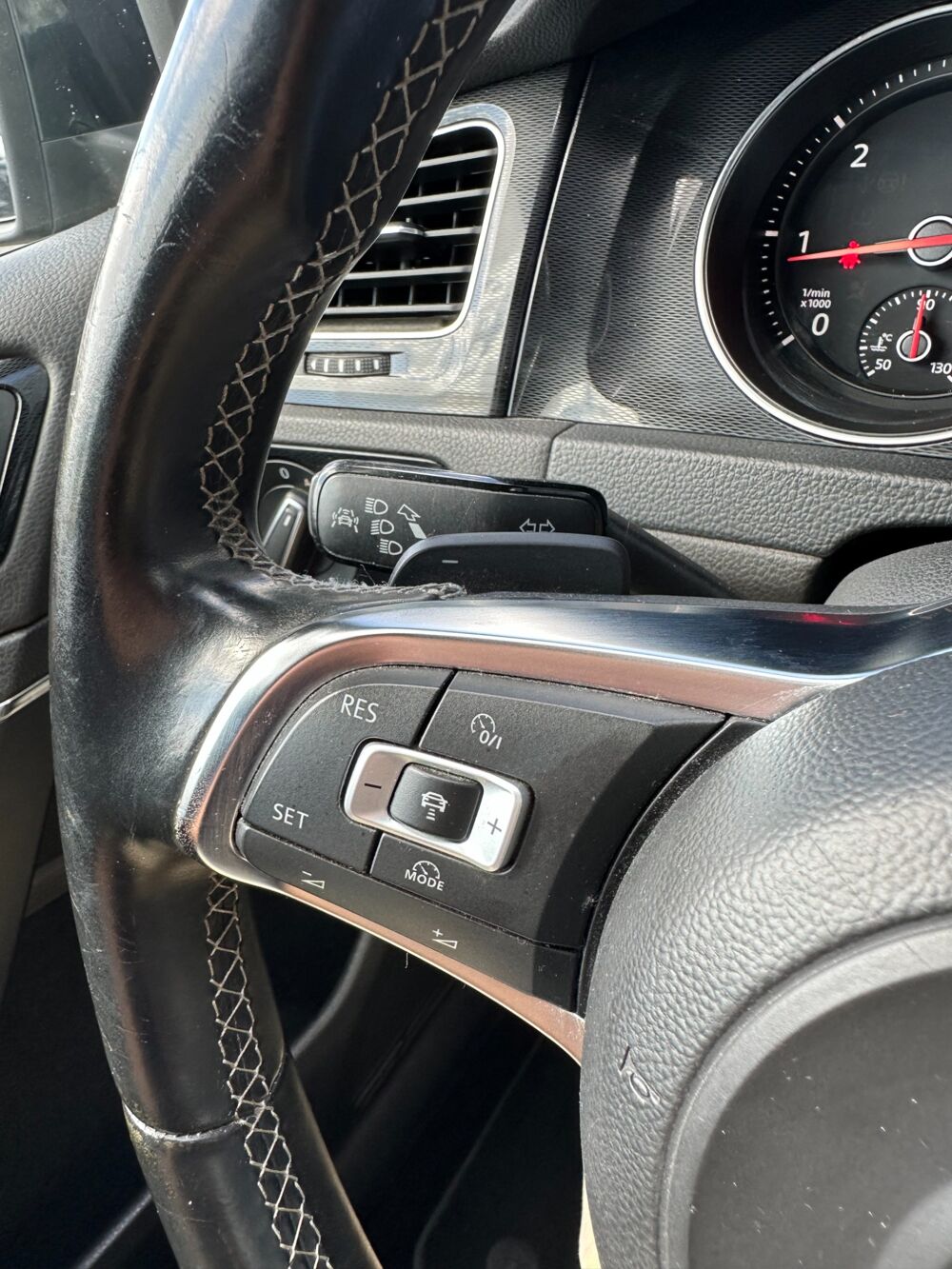 Golf GTD 2.0 TDI 180CH / SUIVi VW - CAMERA RECUL - GPS - REGULATE 2014 occasion 44220 Cou&euml;ron