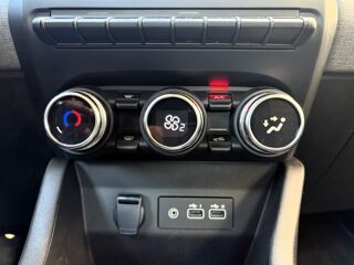 Clio 1.6 E-TECH FULL HYBRID 145 ch EVOLUTION – 1&Egrave;RE MAIN – CARPLA 2025 occasion 77700 Serris