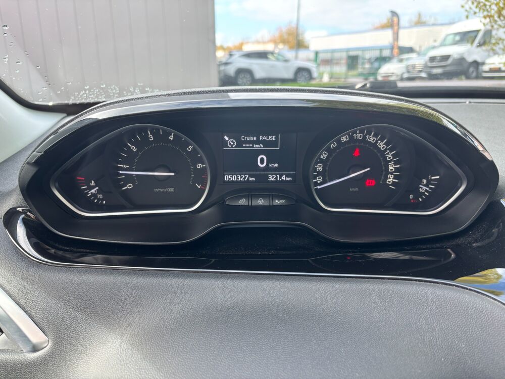 208 GENERATION-I 1.2 VTI 80 ALLURE-TOIT PANORAMIQUE-BLUETOOTH-GP 2014 occasion 76150 Saint-Jean-du-Cardonnay