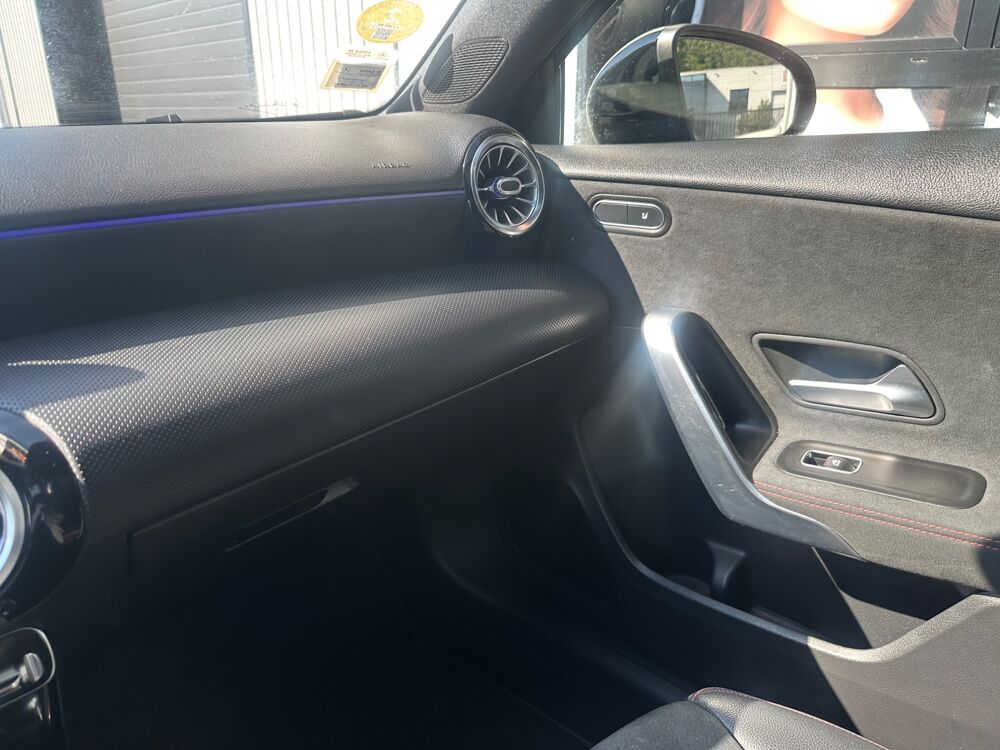 Classe A 2.0L 200 D 150ch AMG LINE 8G-DCT / CAMERA DE RECUL / PEINTUR 2019 occasion 38420 Le Versoud