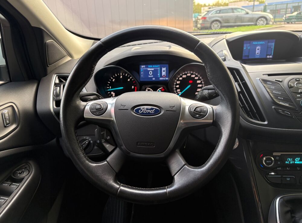 Kuga 2.0 TDCI 150ch TITANIUM 4X2 START-STOP / ATTELAGE - RADAR AV 2016 occasion 76150 Saint-Jean-du-Cardonnay