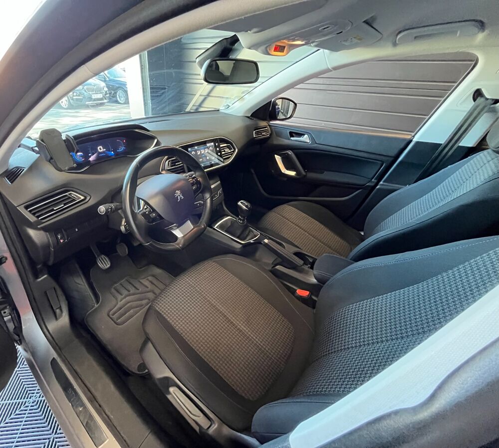 308 STYLE 1.5 BLUEHDI 130ch/SUIVI ENTRETIENS/ ATTELAGe 2021 occasion 33260 La Teste-de-Buch