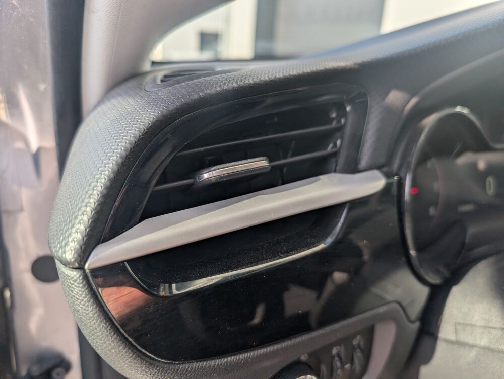 Corsa 1.2L 70ch EDITION BUSINESS + APPLE CARPLAY / ATTELAGE / RADA 2021 occasion 38420 Le Versoud
