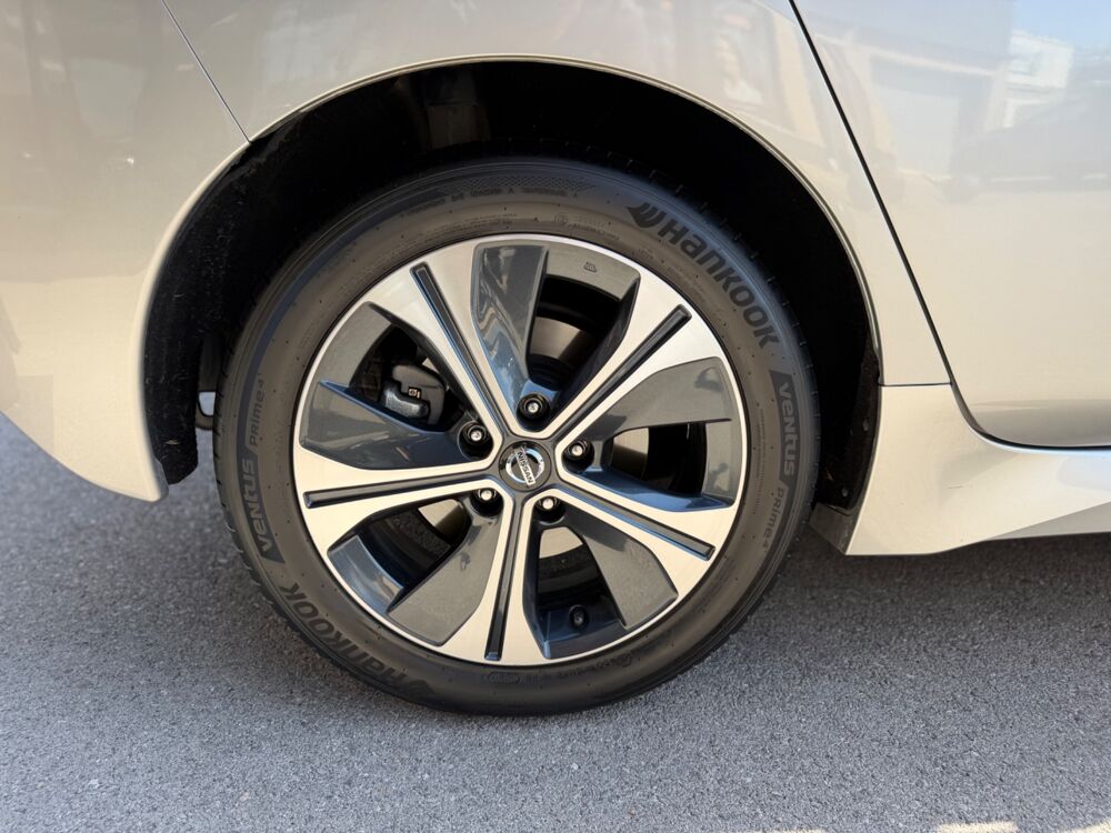 Leaf 217CH 62 KWH TEKNA 19.5 - SUIVI COMPLET NISSAN 2020 occasion 13700 Marignane