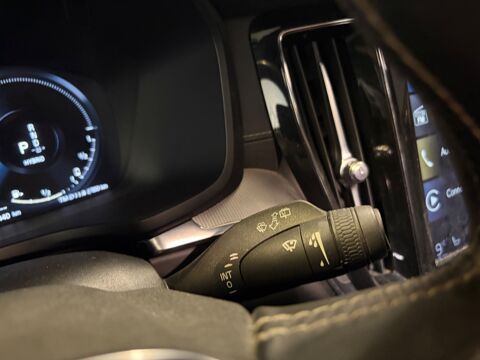 V60 2.0 T8 303 ch + 87 ELEC TWIN-ENGINE HYBRID INSCRIPTION LUXE 2020 occasion 78125 Gazeran