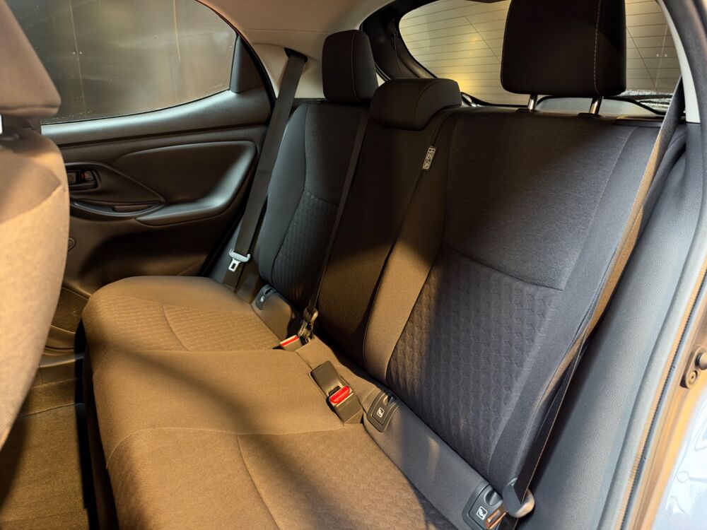 Yaris 1.5 VVTI 116ch FULL-HYBRID 0.8KWH DYNAMIC BVA // ENTRETIEN T 2022 occasion 33320 Eysines