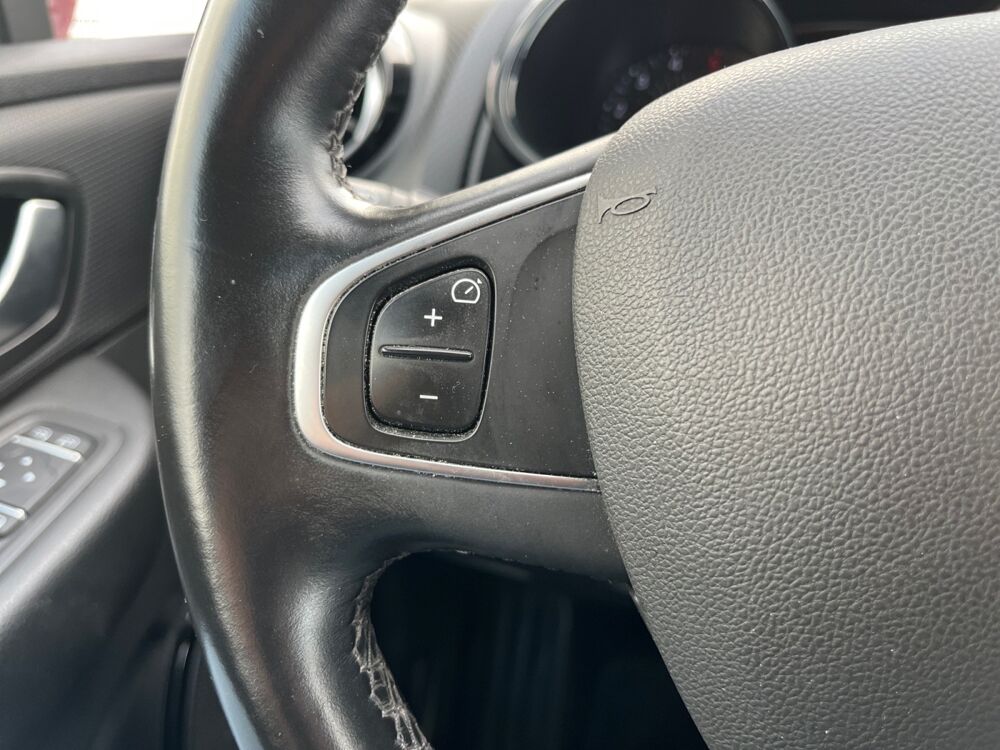 Clio 1.5 DCI 90 BUSINESS EDC BVA 2018 occasion 38590 Saint-&Eacute;tienne-de-Saint-Geoirs