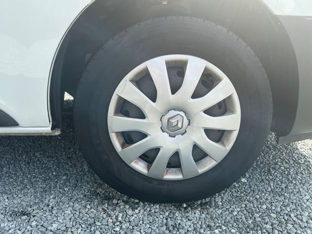 Trafic FOURGON 1.6 DCI 95 1T3 L2H1 CONFORT START-STOP / AMENAGEMENT 2020 occasion 17000 La Rochelle