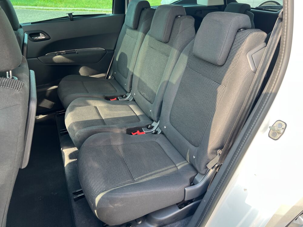 5008 GENERATION-I 1.6 HDI 115 CH ALLURE / 7 PLACES 2014 occasion 47000 Agen