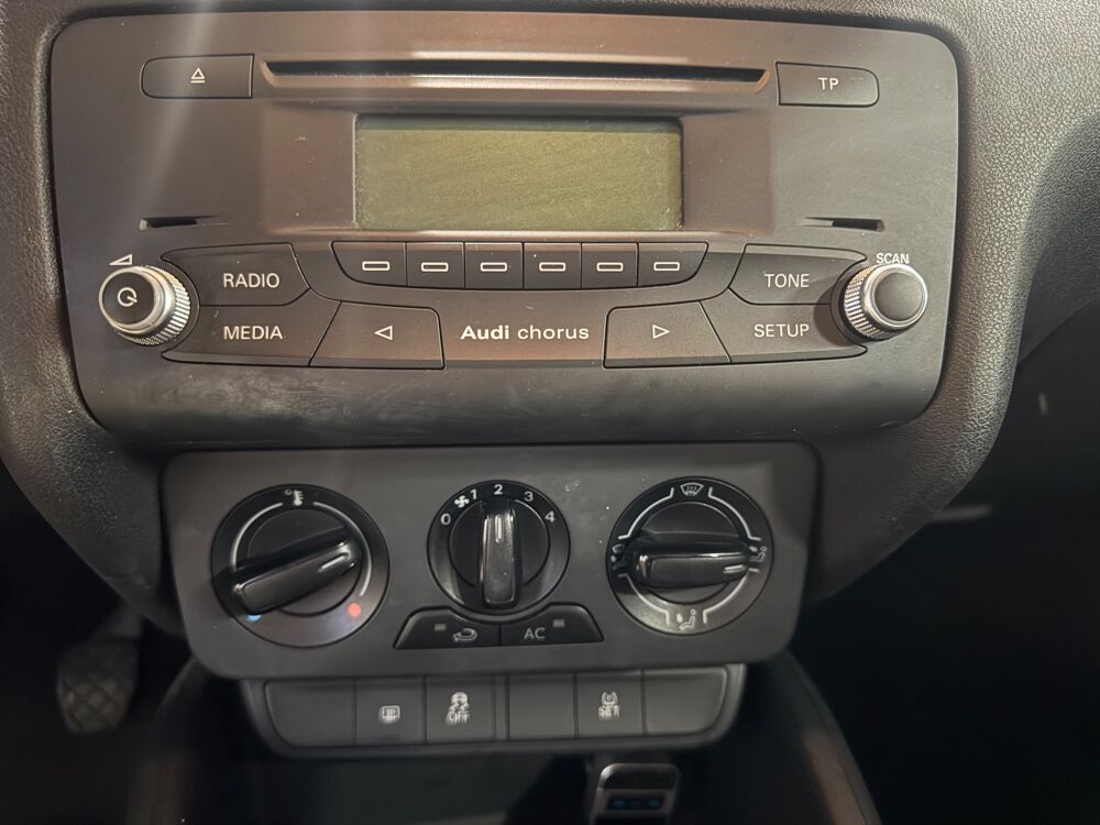 A1 1.2 TFSI 90Ch - AMBIENTE - DISTRIBUTION CHAINE NEUVE - TURBO 2011 occasion 79000 Niort
