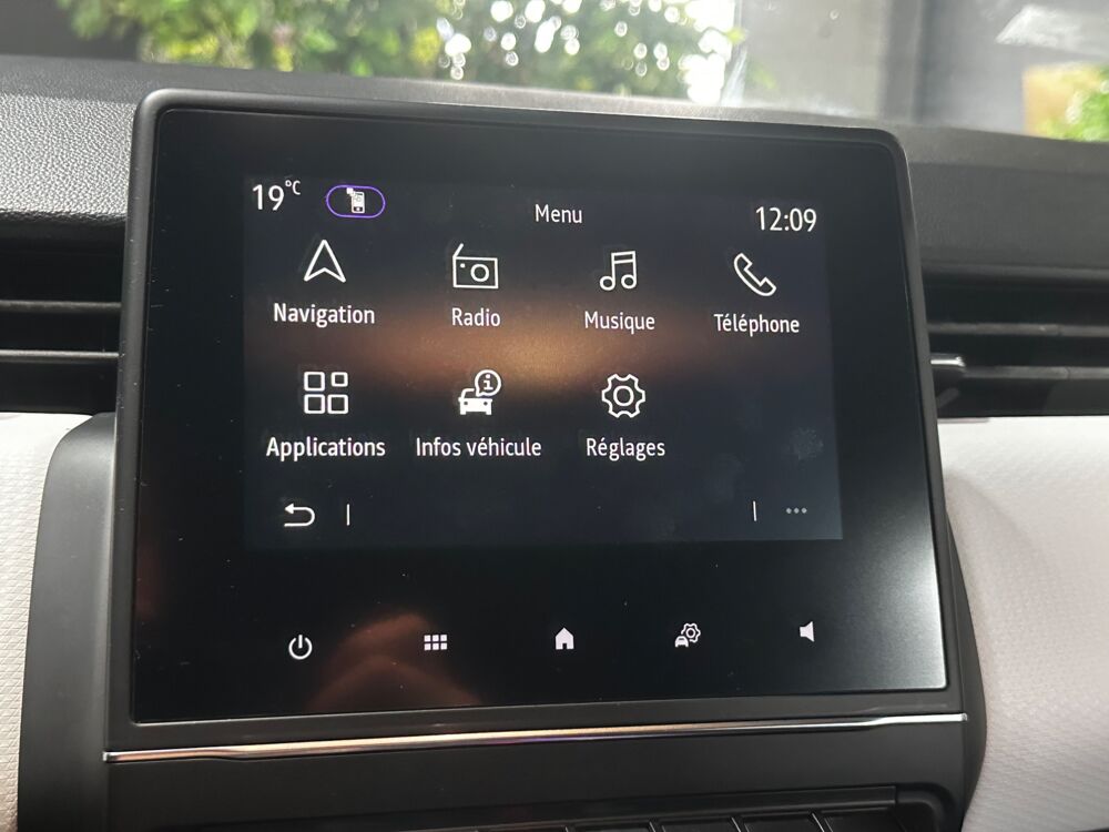 Clio 1.0 TCE 90 INTENS / CARPLAY / RADARS AR / SEMI-CUIR / PHARES 2021 occasion 29000 Quimper