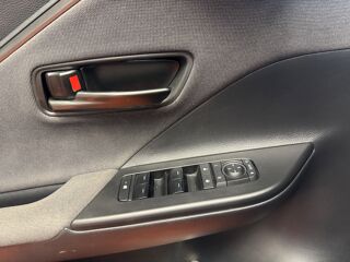 C-HR 1.8 140H 100 HYBRID FULL-HYBRID 0.85KWH DESIGN 4X2 BVA 2024 occasion 83600 Fr&eacute;jus
