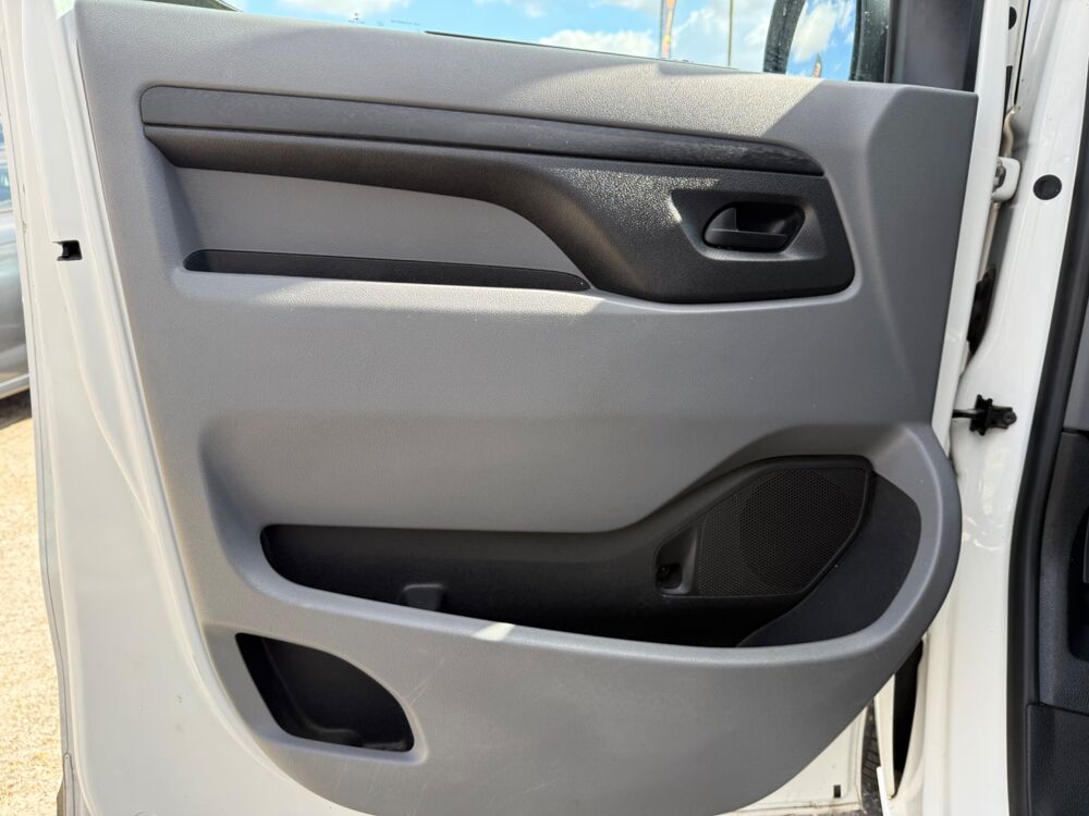 Jumpy FOURGON 1.6 BLUEHDI 95Ch TAILLE L L1 BUSINESS - RADIO - CLI 2017 occasion 27000 &Eacute;vreux