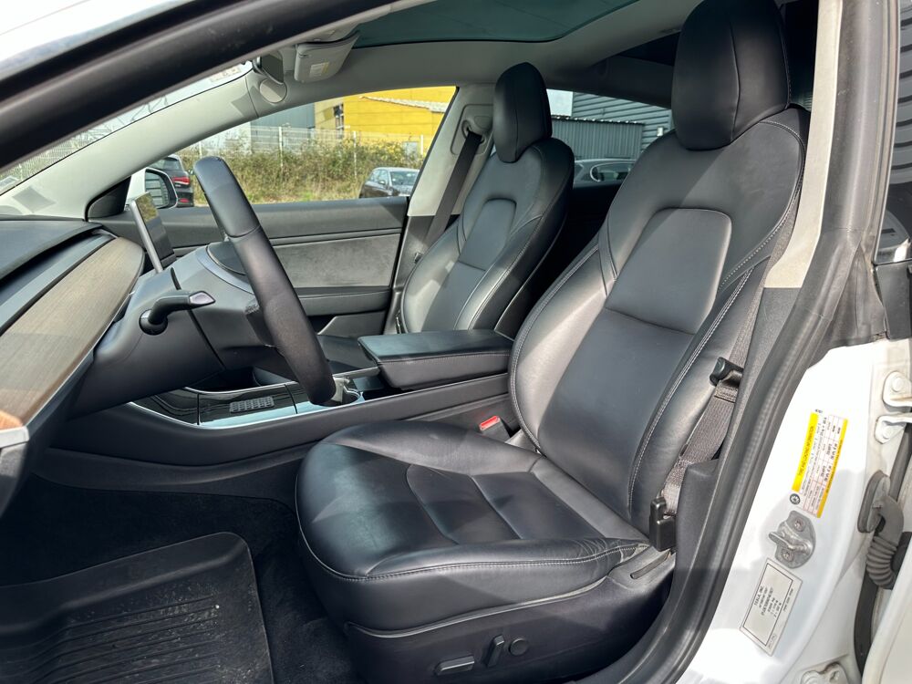 Model 3 LONG RANGE DUAL MOTOR 4WD / SOH 80% 400 Km AUTONOMIE 2019 occasion 44220 Cou&euml;ron