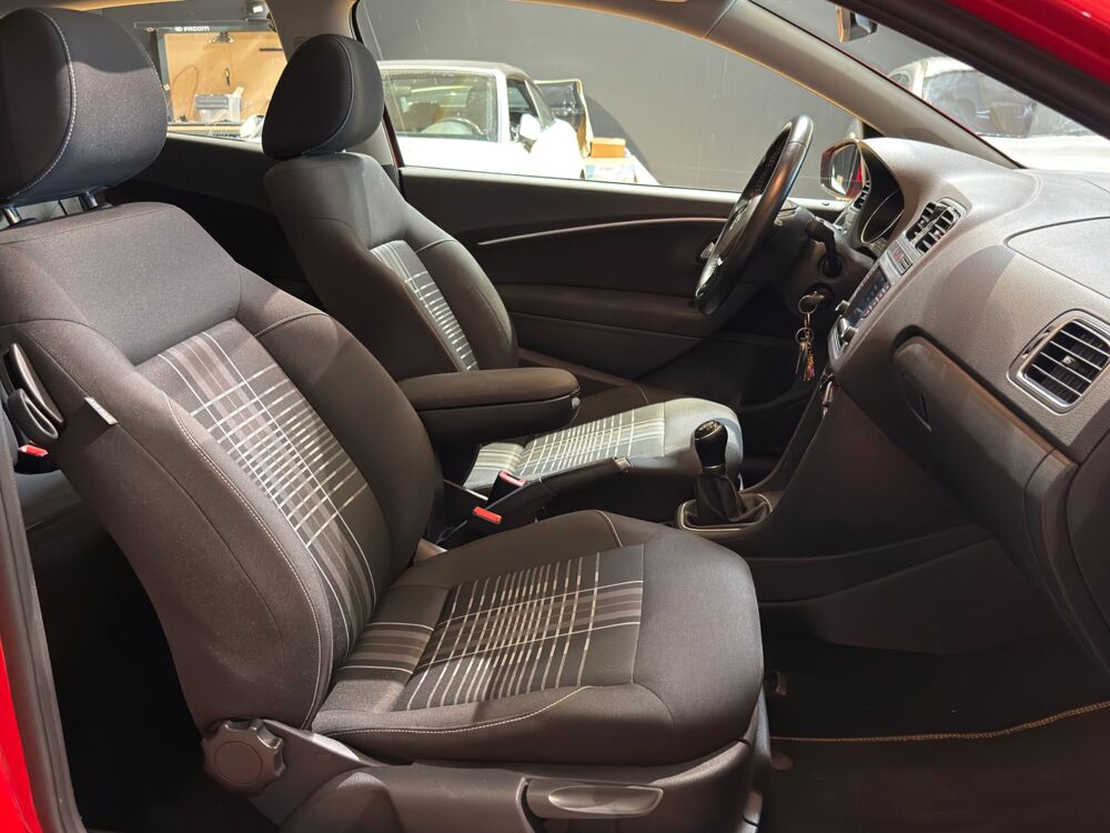 Polo 1.4 TDI 90ch BLUEMOTION S&Eacute;RIE SP&Eacute;CIALE LOUNGE 2015 occasion 81990 Puygouzon