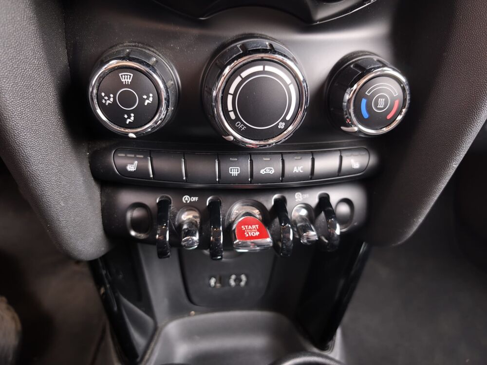 Cooper 1.5 100 ONE/3 PORTES/ ENTRETIEN &agrave; JOUR/GARANTIE 6 MOIS 2015 occasion 74600 Seynod