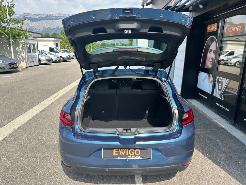 M&eacute;gane 1.2L TCE 100ch / LIFE / 1ERE MAIN / RADAR DE RECUL 2017 occasion 38420 Le Versoud