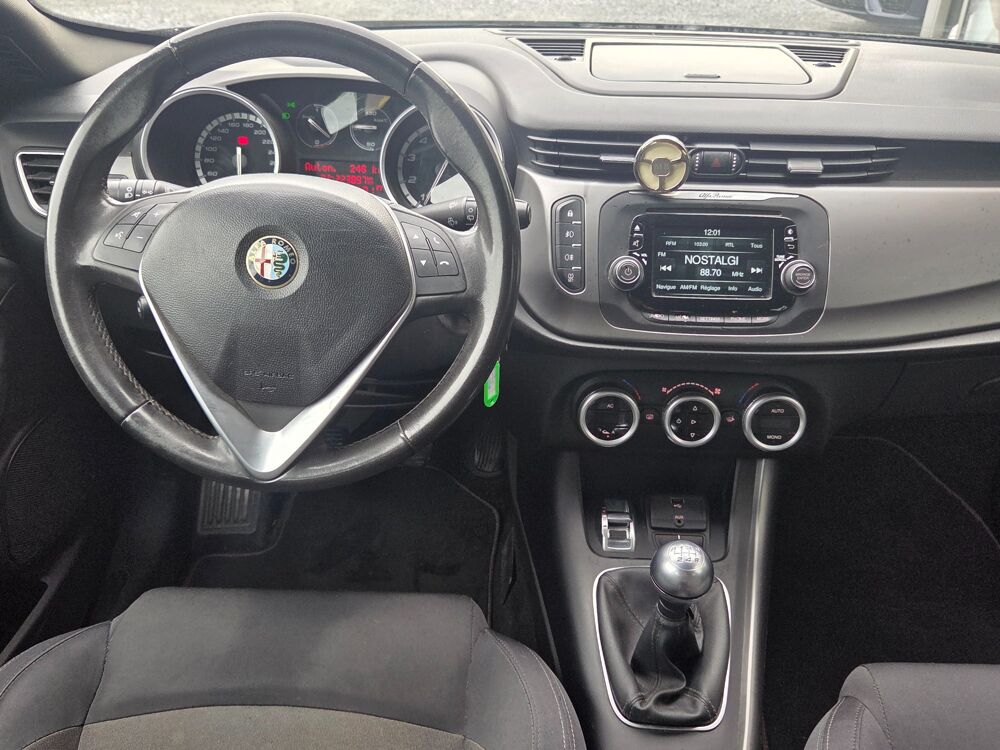 Giulietta 1.4 T 105 Ch IMPRESSION DISTRIBUTION FAITE 2015 occasion 33210 Maz&egrave;res