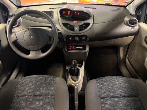Twingo 1.2 75 AUTHENTIQUE/DISTRIBUTION NEUVE & ENTRETIEN OK/ FAIBLE 2009 occasion 44300 Nantes