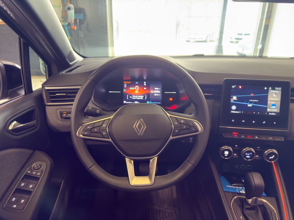 Clio V - 1.6 E-TECH 145H FULL-HYBRID 1.2KWH ENGINEERED BVA 2025 occasion 76190 &Eacute;calles-Alix