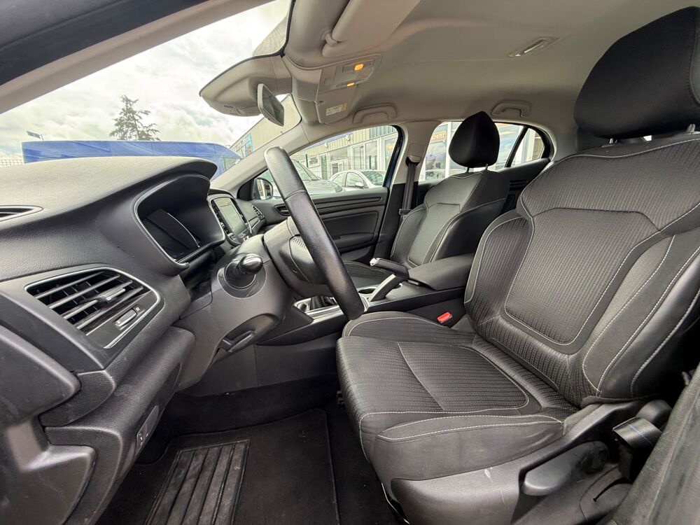 M&eacute;gane V Hatchback 1.5 dCi 16V 110CH - GPS - RADAR DE RECUL - R&Eacute;GUL 2018 occasion 27000 &Eacute;vreux