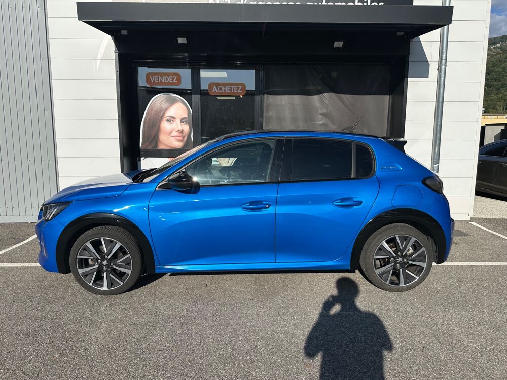 208 1.2L 100ch GT LINE / TOIT PANORAMIQUE / APPLE CARPLAY / CAME 2019 occasion 38420 Le Versoud