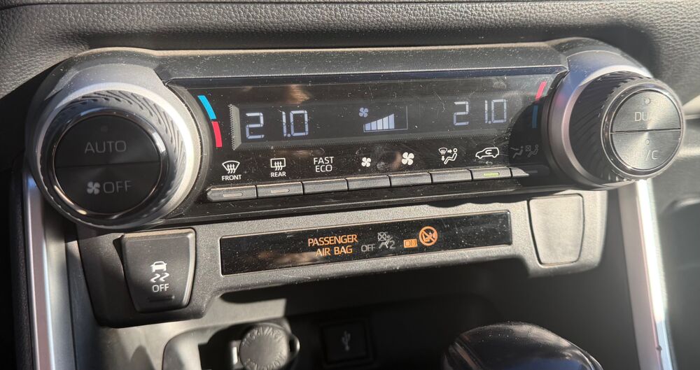 RAV 4 V 2.5 218 HYBRIDE DYNAMIC 2WD + CAMERA + CARPLAY + RECHARGE 2022 occasion 97410 Saint-Pierre