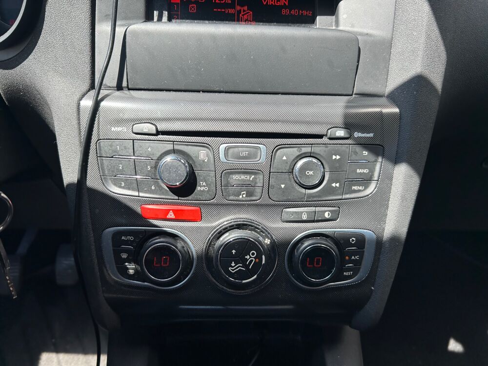 C4 1.6L VTI 120 ch SELECTION SI&Egrave;GES CHAUFFANTS AV 2013 occasion 38420 Le Versoud