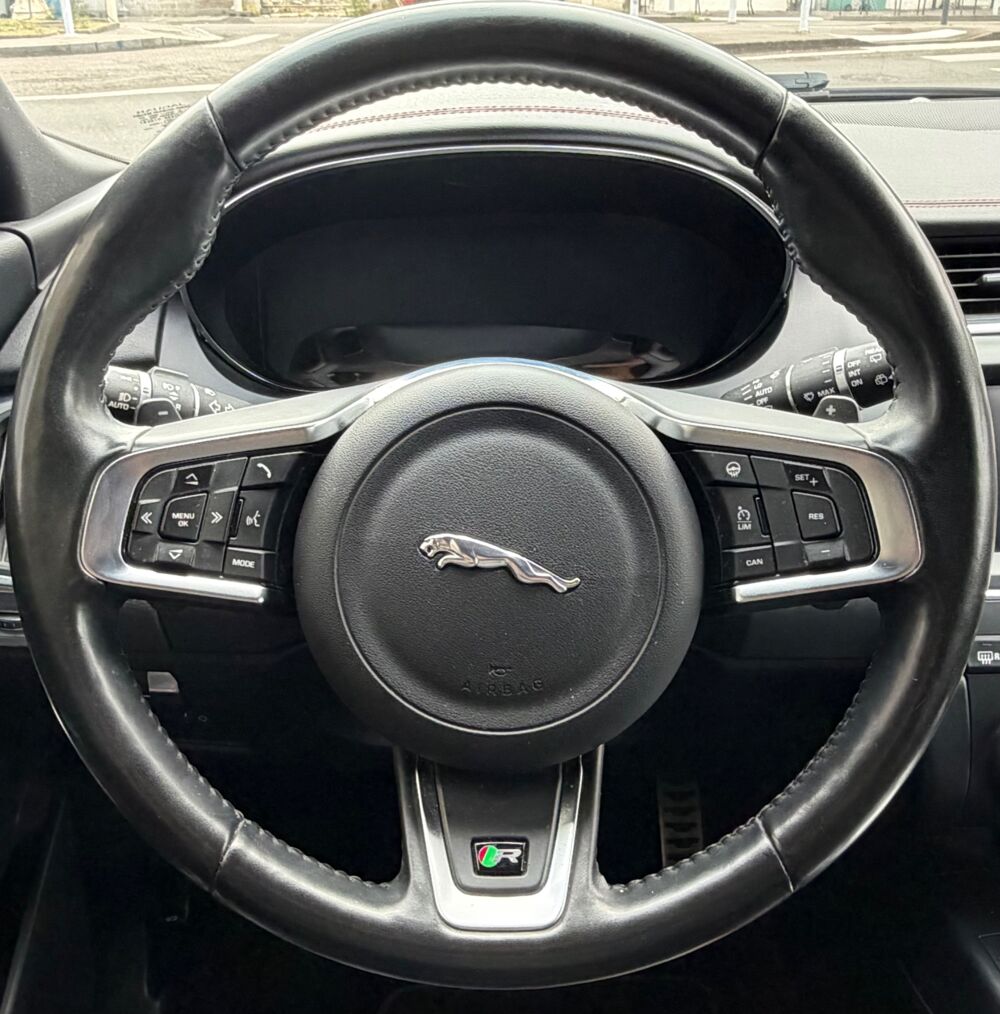 E-PACE 2.0 D180 10CV AWD R-DYNAMIC HSE + SI&Egrave;GES &Eacute;LECTIQUES/CHAUFFAN 2019 occasion 54000 Nancy