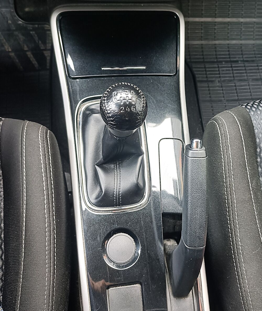 Outlander 2.2 DID 150 INTENSE NAVI 2WD 5 places 2017 occasion 33210 Maz&egrave;res