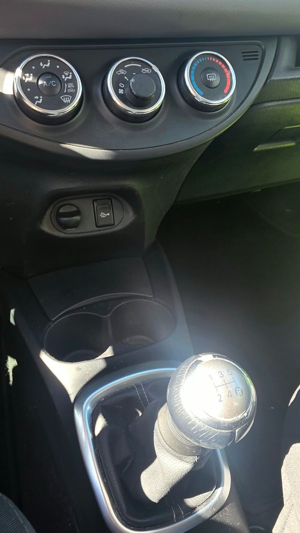Yaris 1.0 VVTI 70 ACTIVE 2015 occasion 74600 Seynod