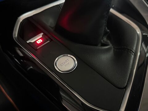 3008 GENERATION-II 1.6 120 CH ALLURE / CAMERA 360 / CARPLAY / COU 2017 occasion 29000 Quimper