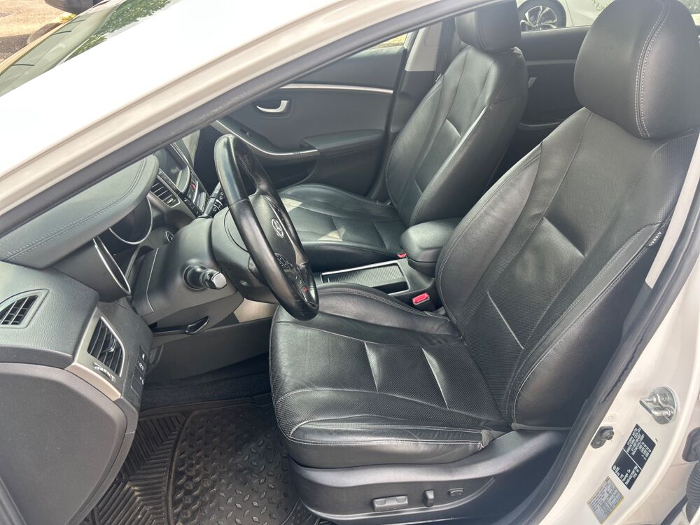 i30 CW 1.6 CRDI 110 CH EXECUTIVE / ATTELAGE / CAMERA DE RECUL 2015 occasion 47000 Agen