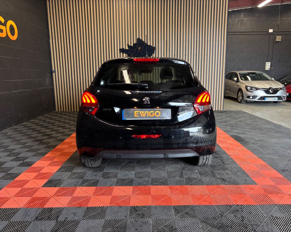 208 1.5 BLUEHDI 100 CH ACTIVE - Carplay - Radar- Entretien Compl 2018 occasion 44220 Cou&euml;ron