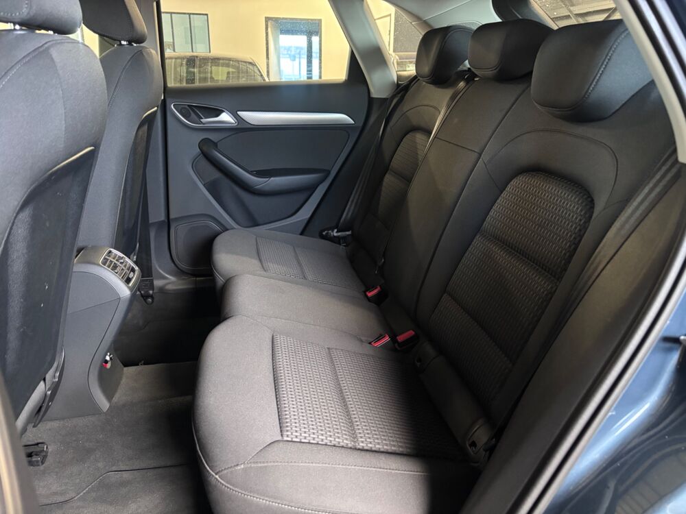 Q3 1.4 COD TFSI 150 Ch AMBIENTE S-TRONIC BVA 2016 occasion 79000 Niort