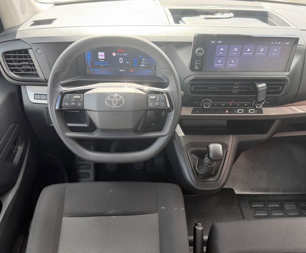 Proace city 2.0 D4D 140 LONG L3 DYNAMIC CONNECT + 1 &Egrave;RE MAIN + GARANTIE 2025 occasion 97410 Saint-Pierre