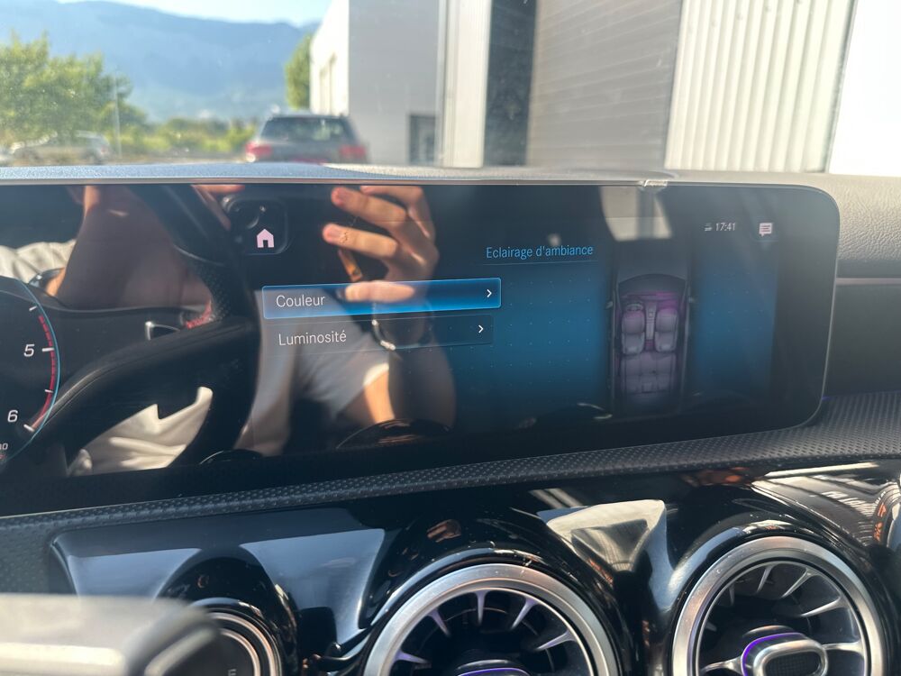 Classe A 2L 200D 150ch AMG LINE / CAMERA DE RECUL / PEINTURE GRIS MAT 2019 occasion 38420 Le Versoud