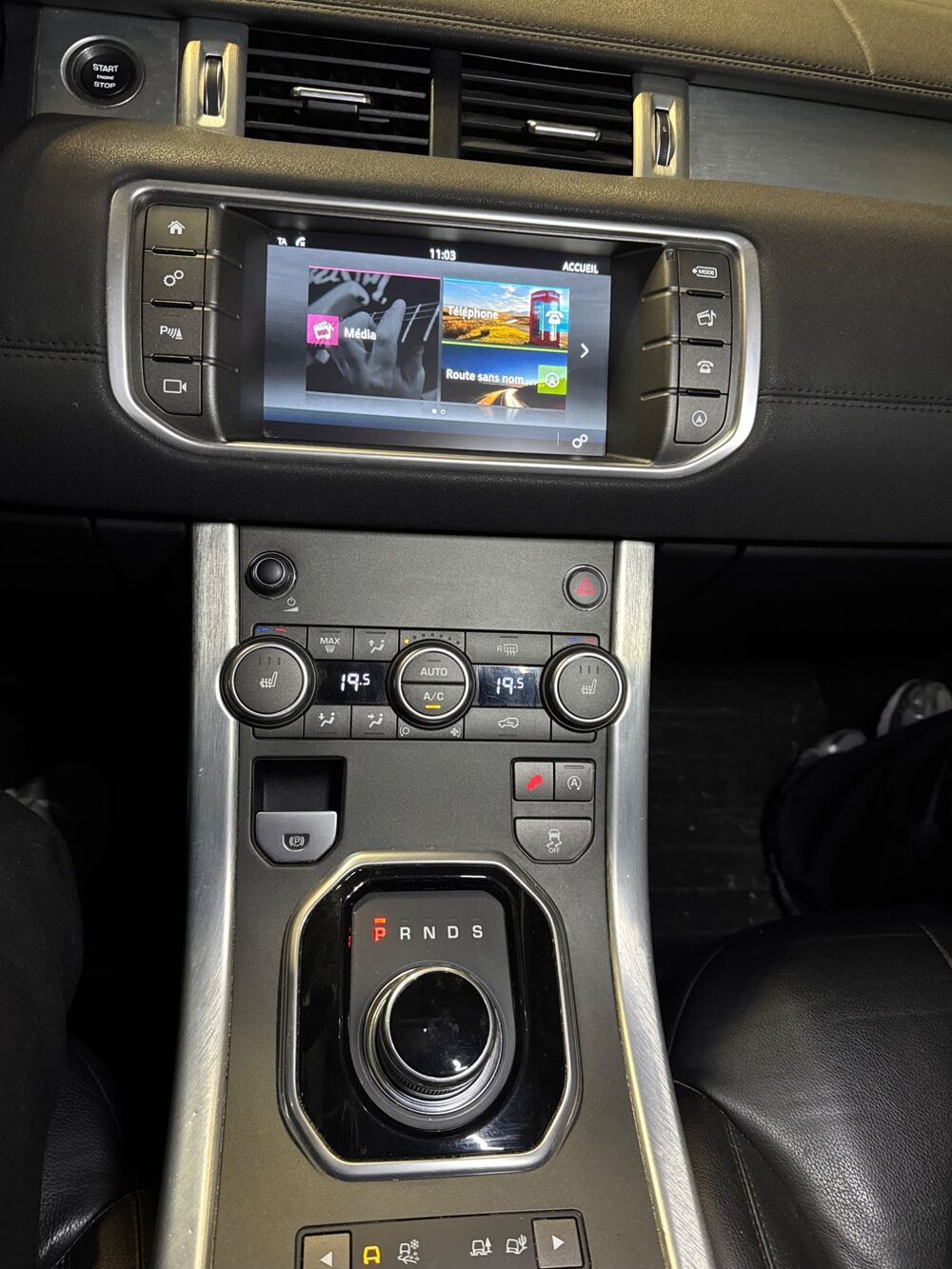 Range Rover Evoque 2.0 TD4 180 SE DYNAMIC 4WD BVA ENTRETIEN CONSTRUCTEUR ET MOT 2017 occasion 60740 Saint-Maximin