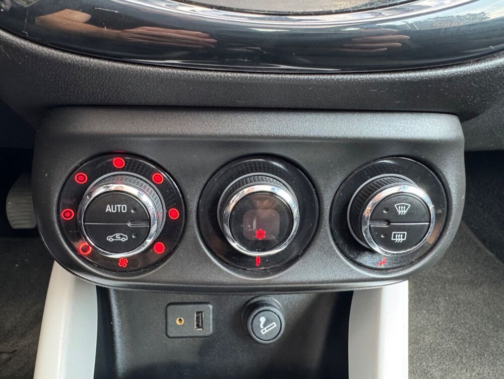 Adam 1.4 TWINPORT 85CH BLACK LINK 2013 occasion 13700 Marignane