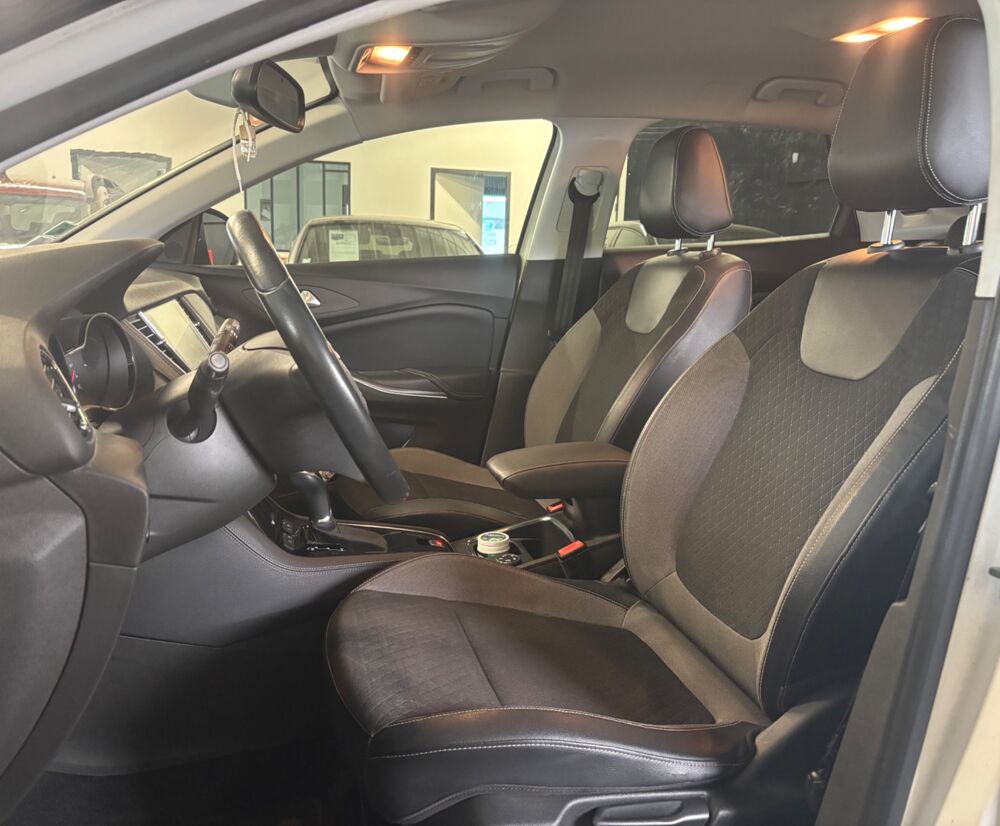 Grandland x 1.6 TD 120 Ch BLUE-INJECTION ELITE NAVI 4X2 BVA START-STOP 2018 occasion 79000 Niort