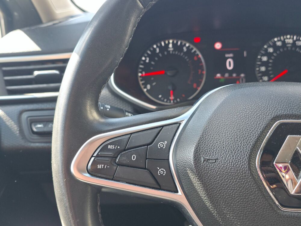 Clio V 1.0 TCE 100ch ZEN / CARPLAY / AIDE AU PARKING AR / FRONT A 2019 occasion 17100 Saintes