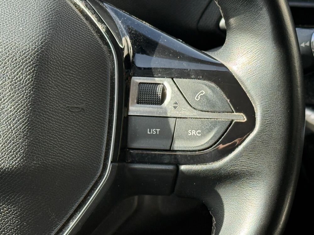 3008 GENERATION-II 1.5 BLUEHDI 130ch ALLURE / CARPLAY / KIT DISTR 2019 occasion 17100 Saintes